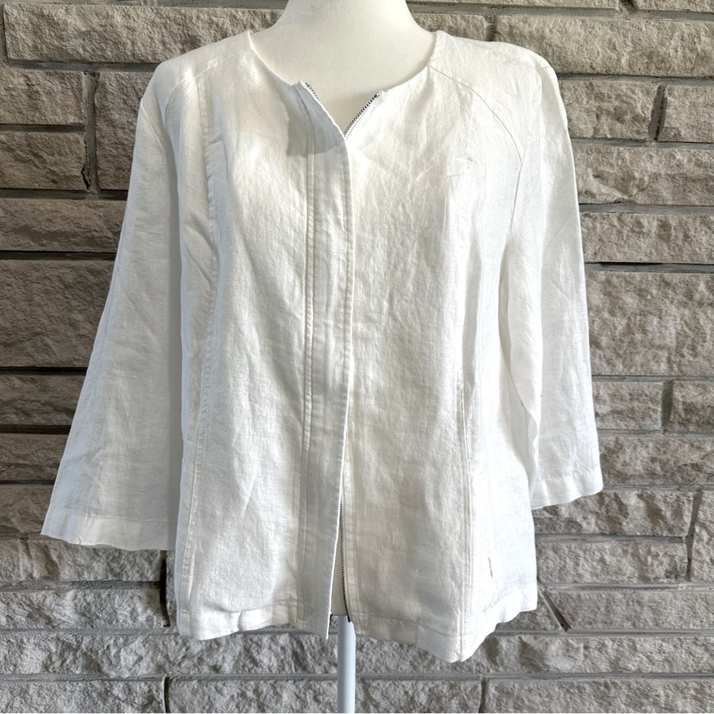 Chico's Women's Solid Linen Jacket Casual Modern Alabaster w/zip. Size 2 White